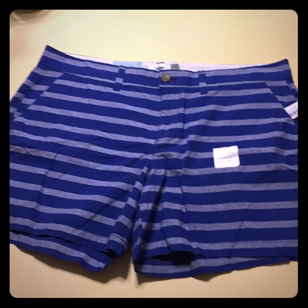 🆕 Old Navy blue striped shorts size 14